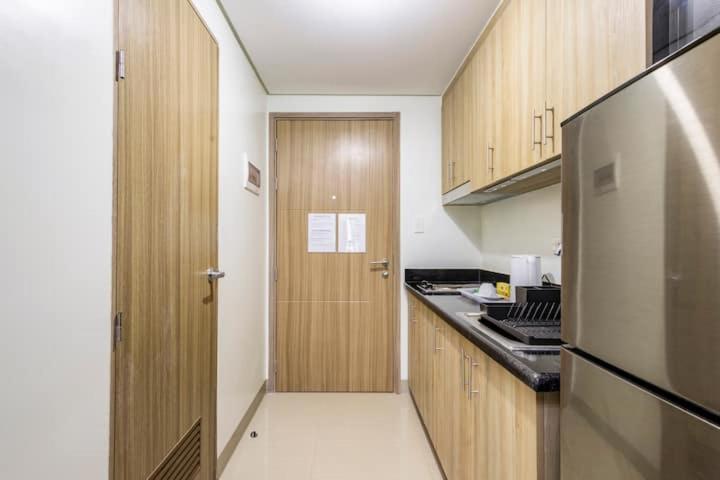 Shore 2 Residences 1Br Deluxe Room In Moa Complex Манила Экстерьер фото