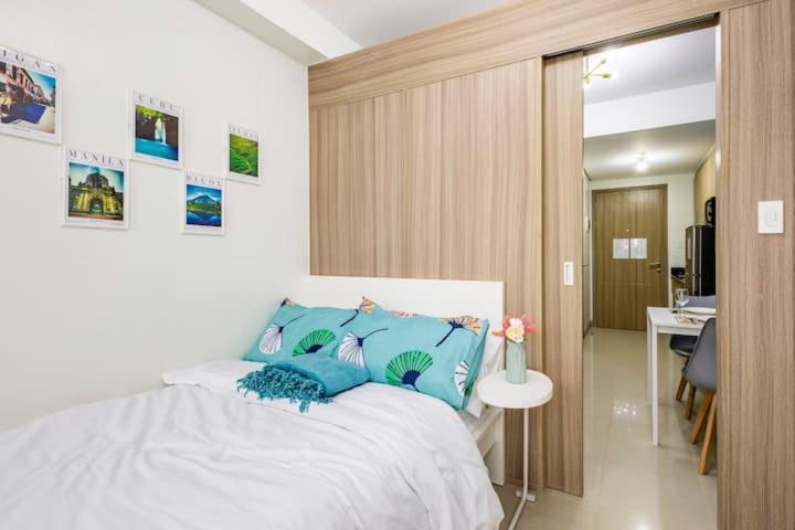 Shore 2 Residences 1Br Deluxe Room In Moa Complex Манила Экстерьер фото